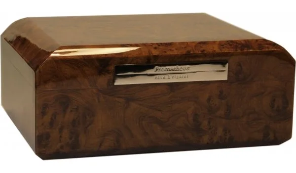 Humidor Prometheus Octagon od oraha za 50 cigara 