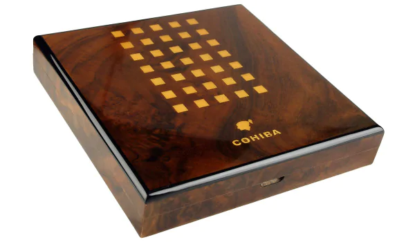 Putni humidor Cohiba drveni